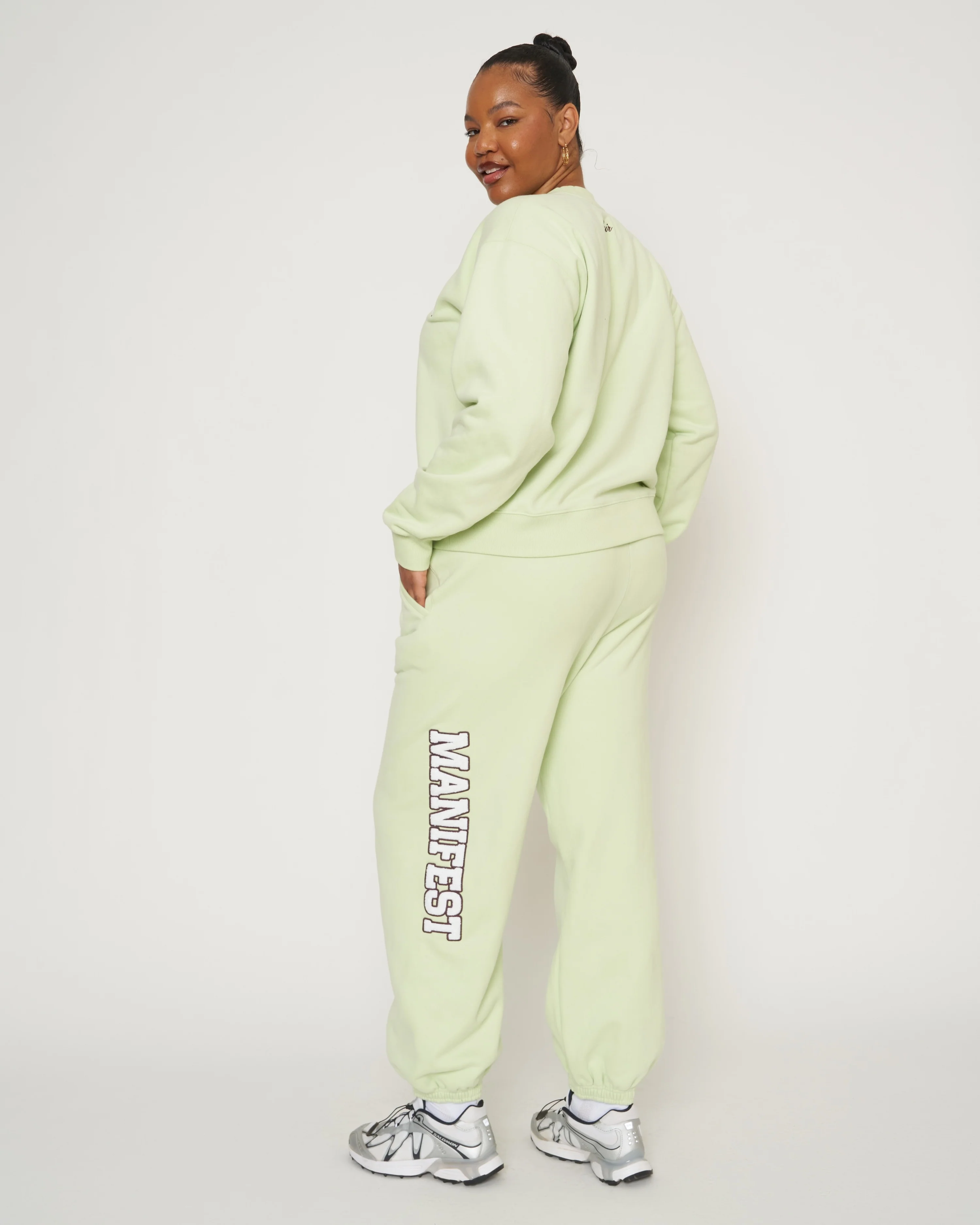 Manifest Classic Sweatpants - Image 13